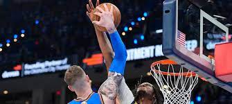 官方：德利赫特力压B费和阿马德，当选曼联11月最佳球员